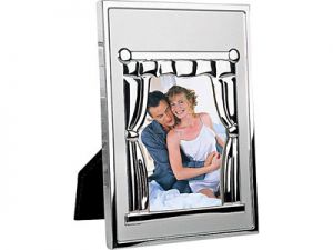Рамка для фотографии «Уют» в виде окна со шторами и карнизом, 10х15 см ― Интернет Магазин Дворец Подарков