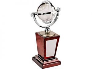 Награда «Глобус» на постаменте стеклянный ― Интернет Магазин Дворец Подарков