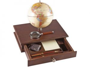 Настольный прибор «Континент» с глобусом, лупой и деревянными ручками ― Интернет Магазин Дворец Подарков
